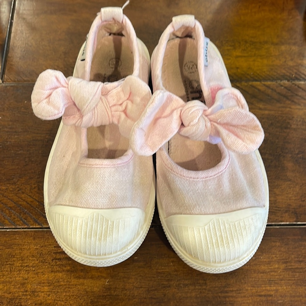 Pink chus shoes size 28 (size 7 toddler)